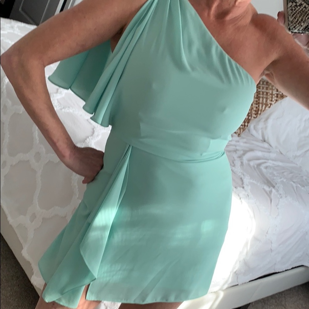 BCBG beautiful Mint Green Mini Dress Size 2
